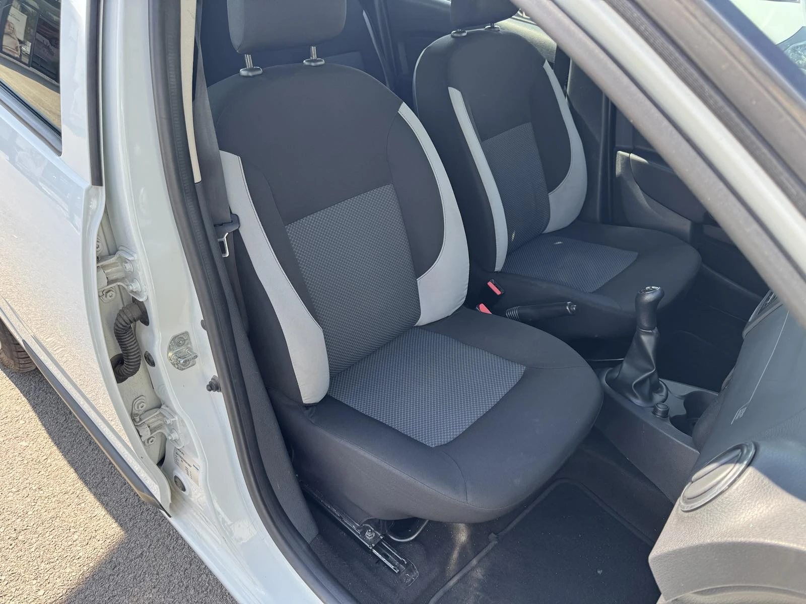 Dacia Logan 1.2 SCe LPG - изображение 9