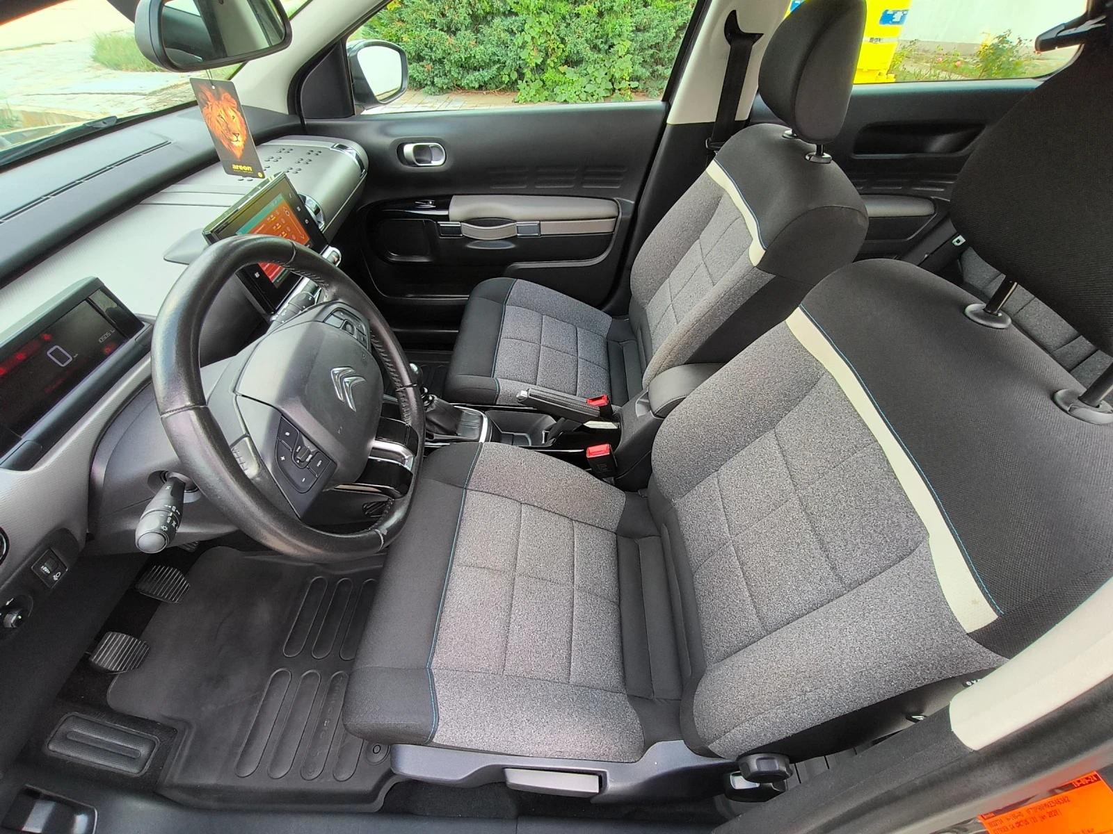 Citroen C4 Cactus 2020 1.2 PureTech 110 к.с. - изображение 9