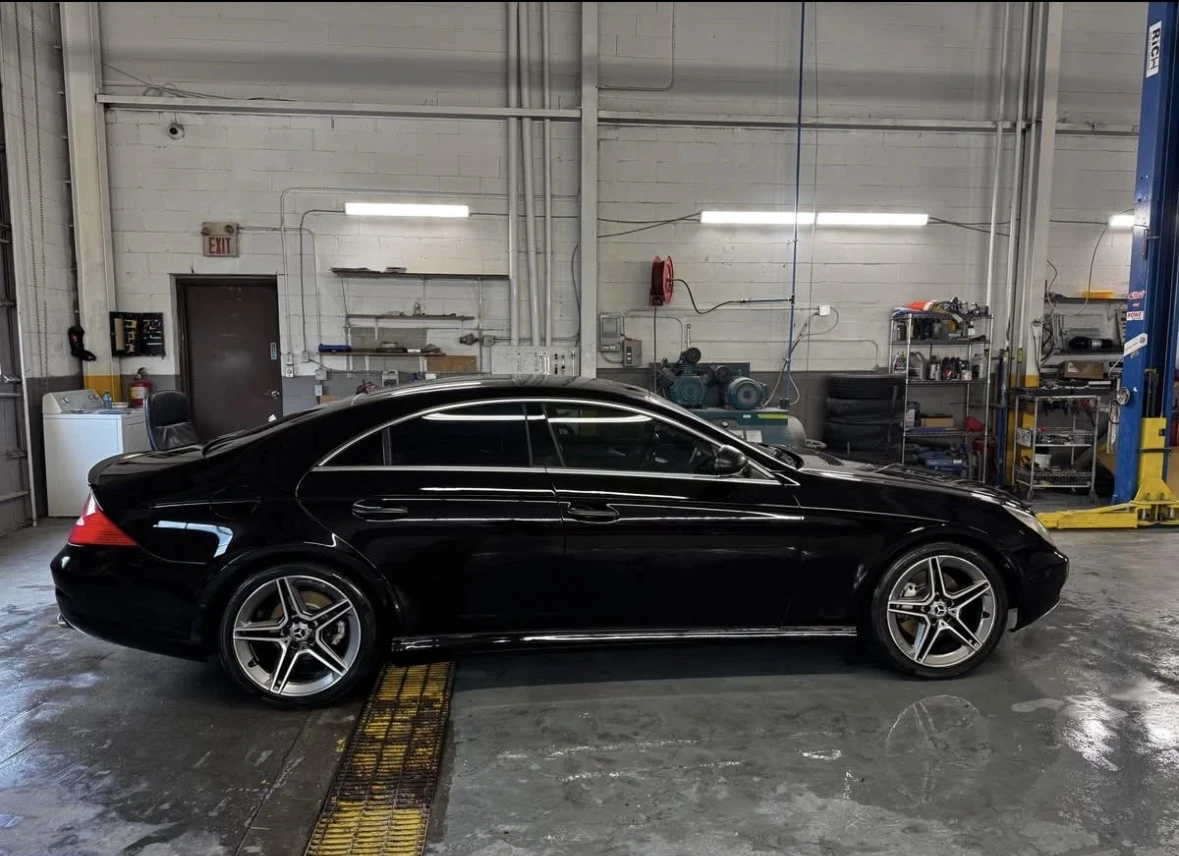 Mercedes-Benz CLS 500 * * V8* * CARFAX* * АВТОКРЕДИТ* *  - изображение 3