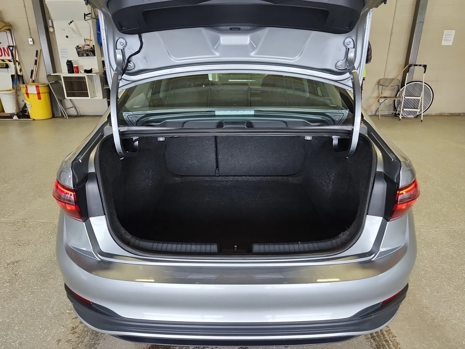 VW Jetta * * CARFAX * * АВТО КРЕДИТ * * , снимка 6 - Автомобили и джипове - 53866429