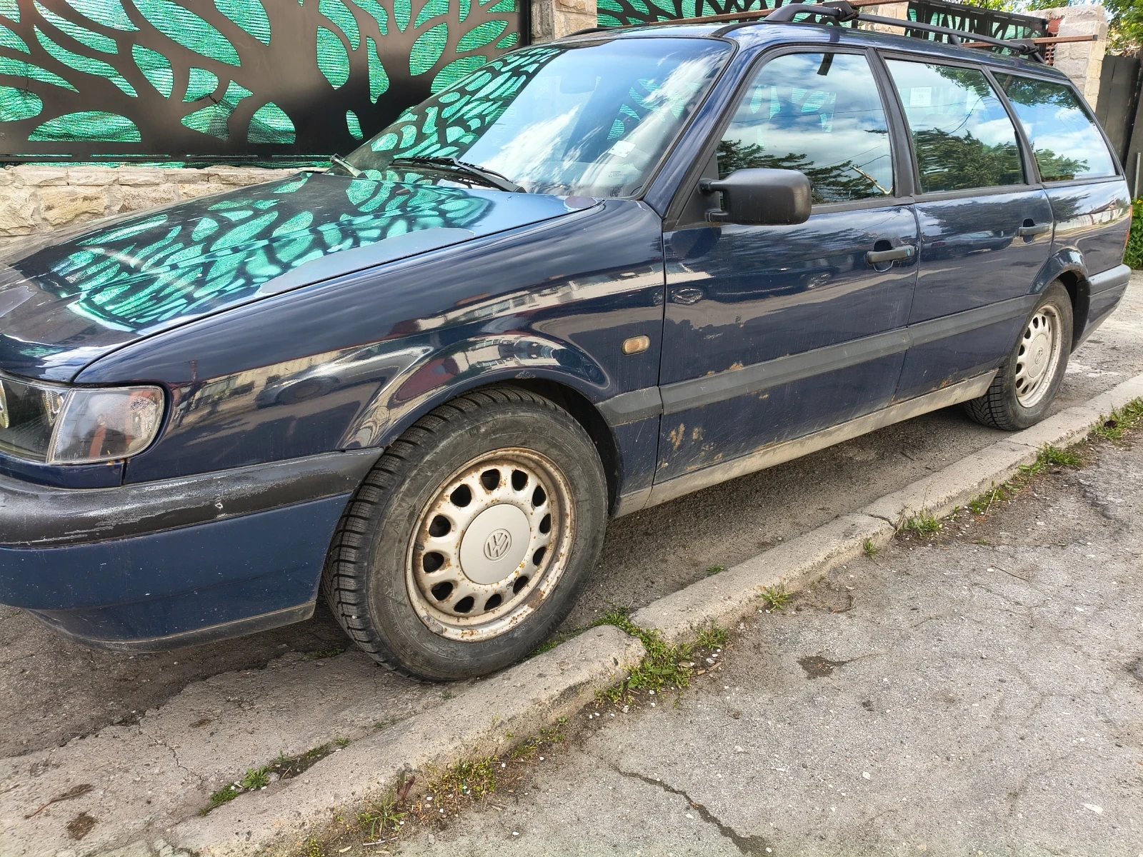 VW Passat Комби, снимка 4 - Автомобили и джипове - 54294006