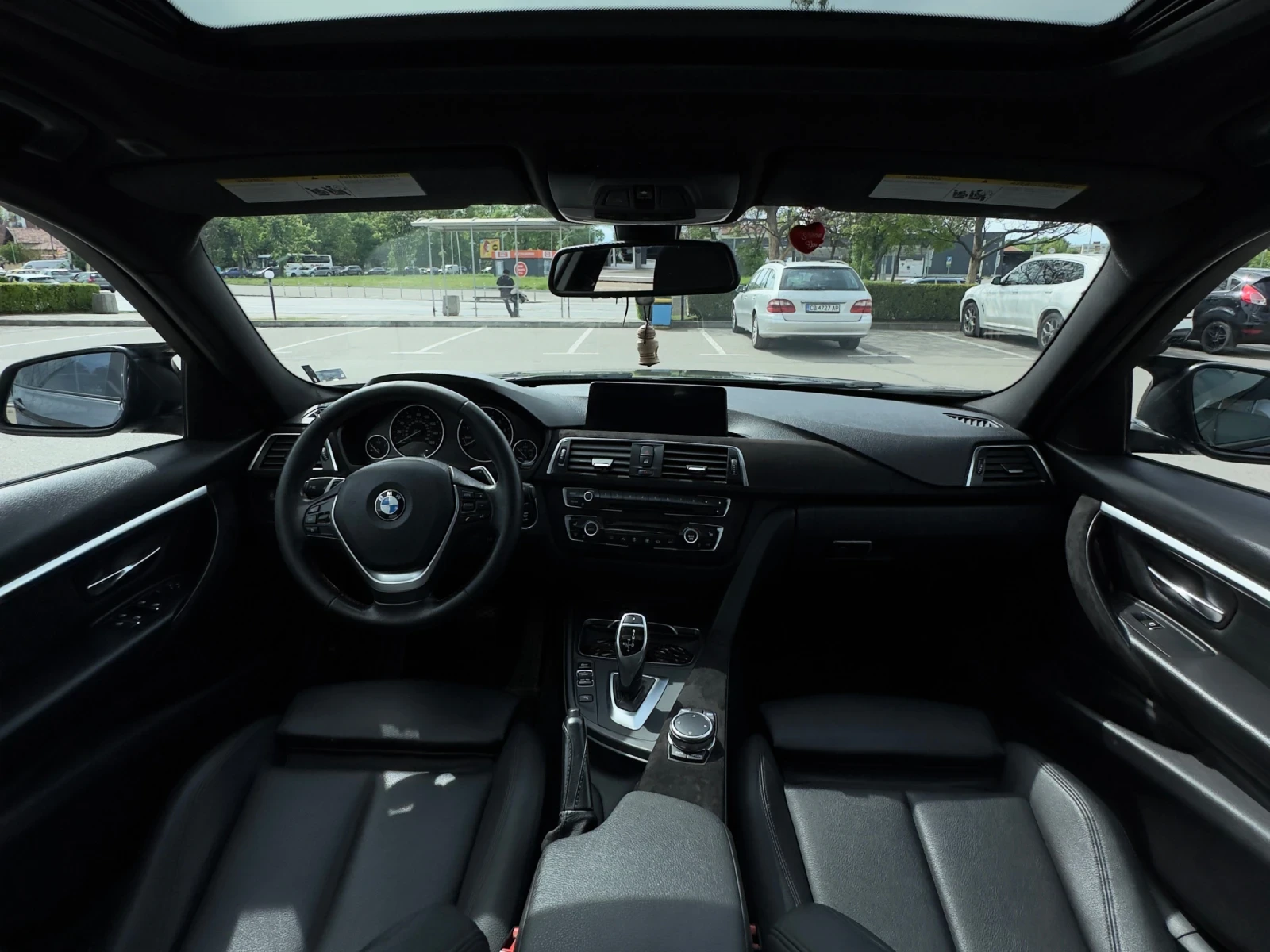BMW 330 F30 LCI, снимка 8 - Автомобили и джипове - 54493603