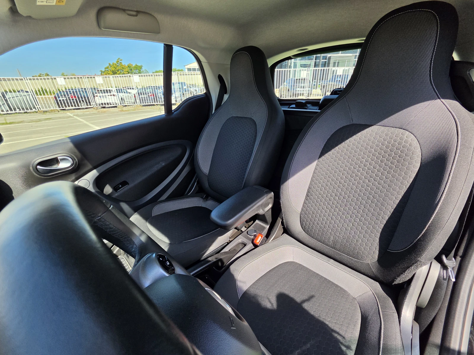 Smart Fortwo EQ FORTWO COUPE, снимка 7 - Автомобили и джипове - 54970682