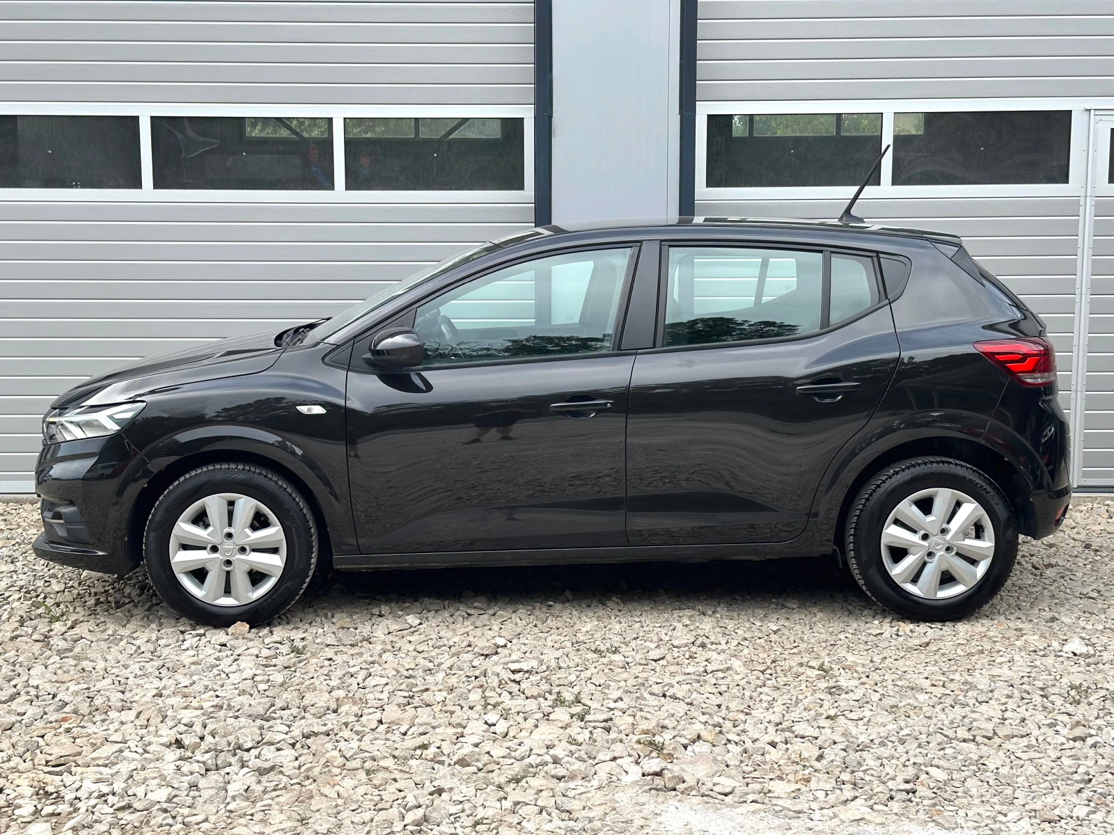 Dacia Sandero LPG 100кс 6 ск. CARPLAY 2021g, снимка 4 - Автомобили и джипове - 55025143
