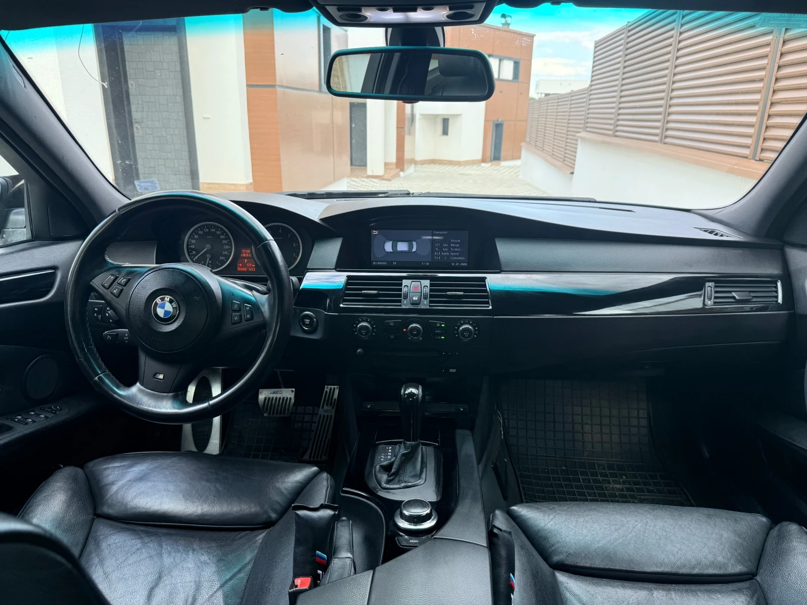 BMW 530, снимка 14 - Автомобили и джипове - 55425612