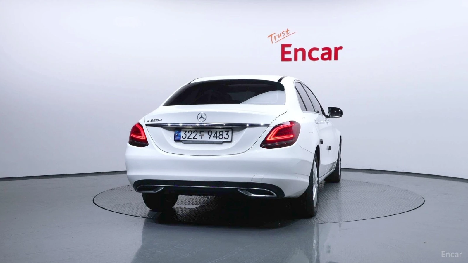 Mercedes-Benz C 220 D AVANGARDE Автокредит Цена до България, снимка 4 - Автомобили и джипове - 55491653