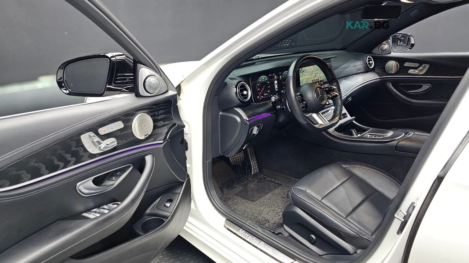 Mercedes-Benz E 220 AMG* ОБДУХВАНЕ* 360 КАМЕРА* HEADUP* PANO* , снимка 10 - Автомобили и джипове - 56070598