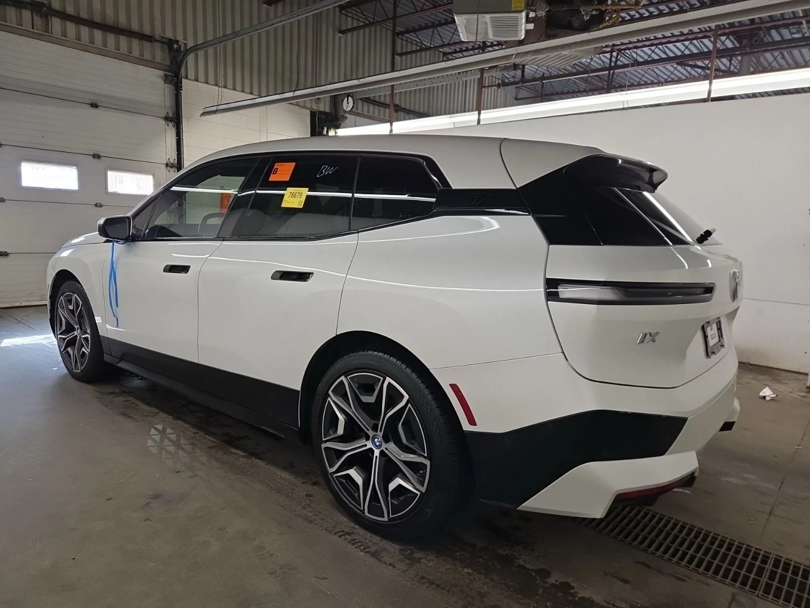 BMW iX XDRIVE50* Dist* M-pack* 360* Sky Lounge* Bowers*  | Mobile.bg � ����������� 3