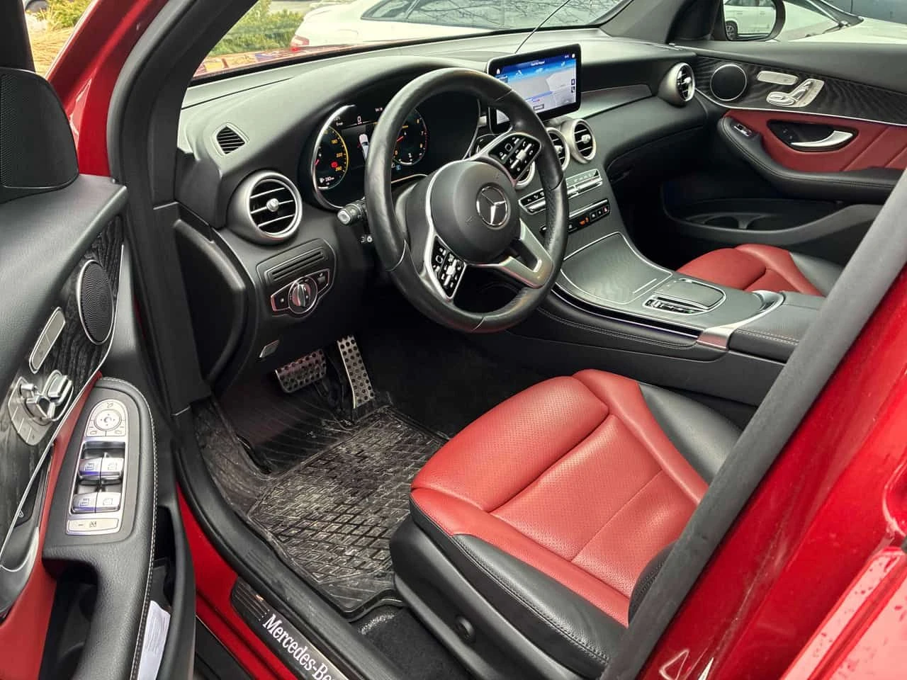 Mercedes-Benz GLC 300  CARFAX /360/DISTRONIC/AMBIENT/DIGITAL COCKPIT , снимка 5 - Автомобили и джипове - 53923808