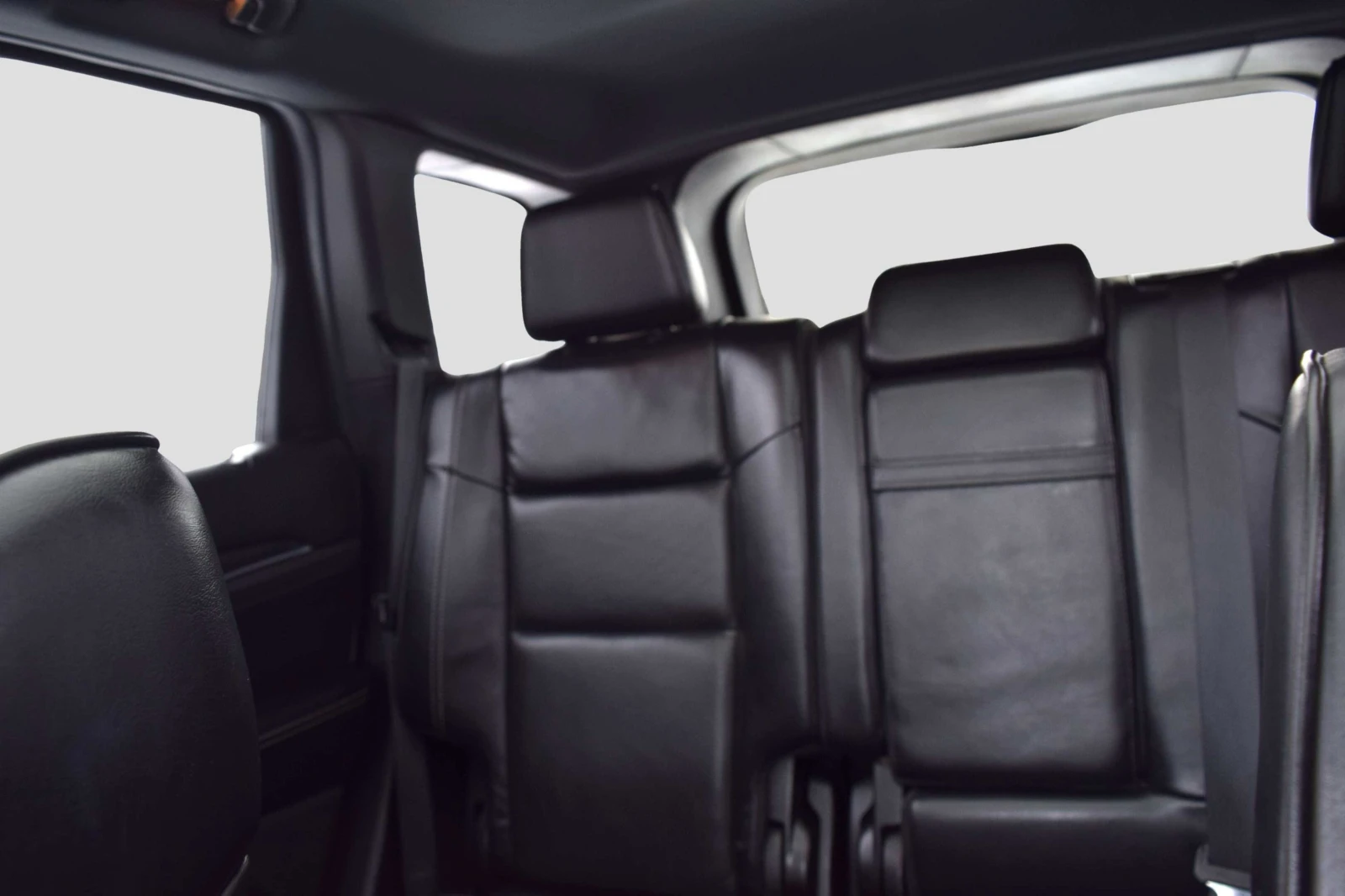 Jeep Grand Wagoneer OVERLAND, снимка 17 - Автомобили и джипове - 54217900