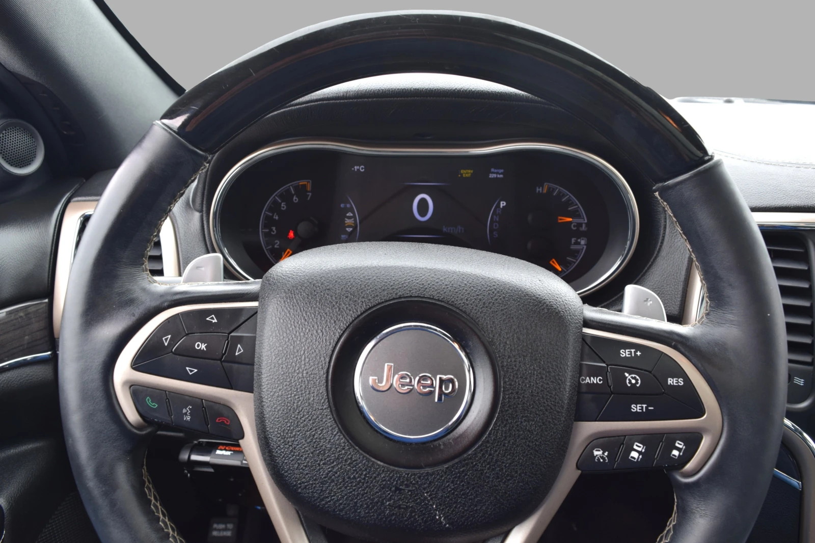 Jeep Grand Wagoneer OVERLAND, снимка 7 - Автомобили и джипове - 54217900