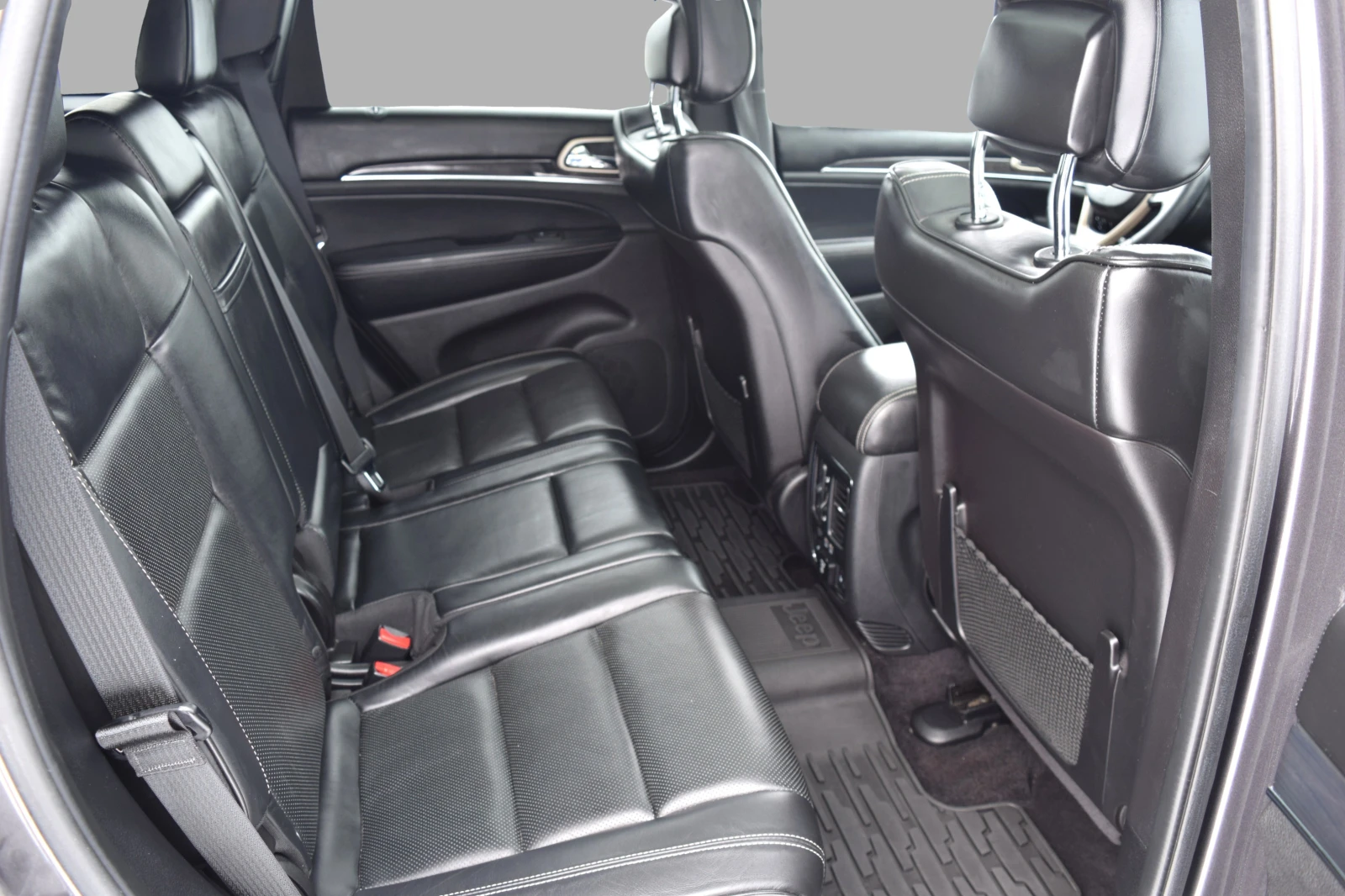 Jeep Grand Wagoneer OVERLAND, снимка 8 - Автомобили и джипове - 54217900