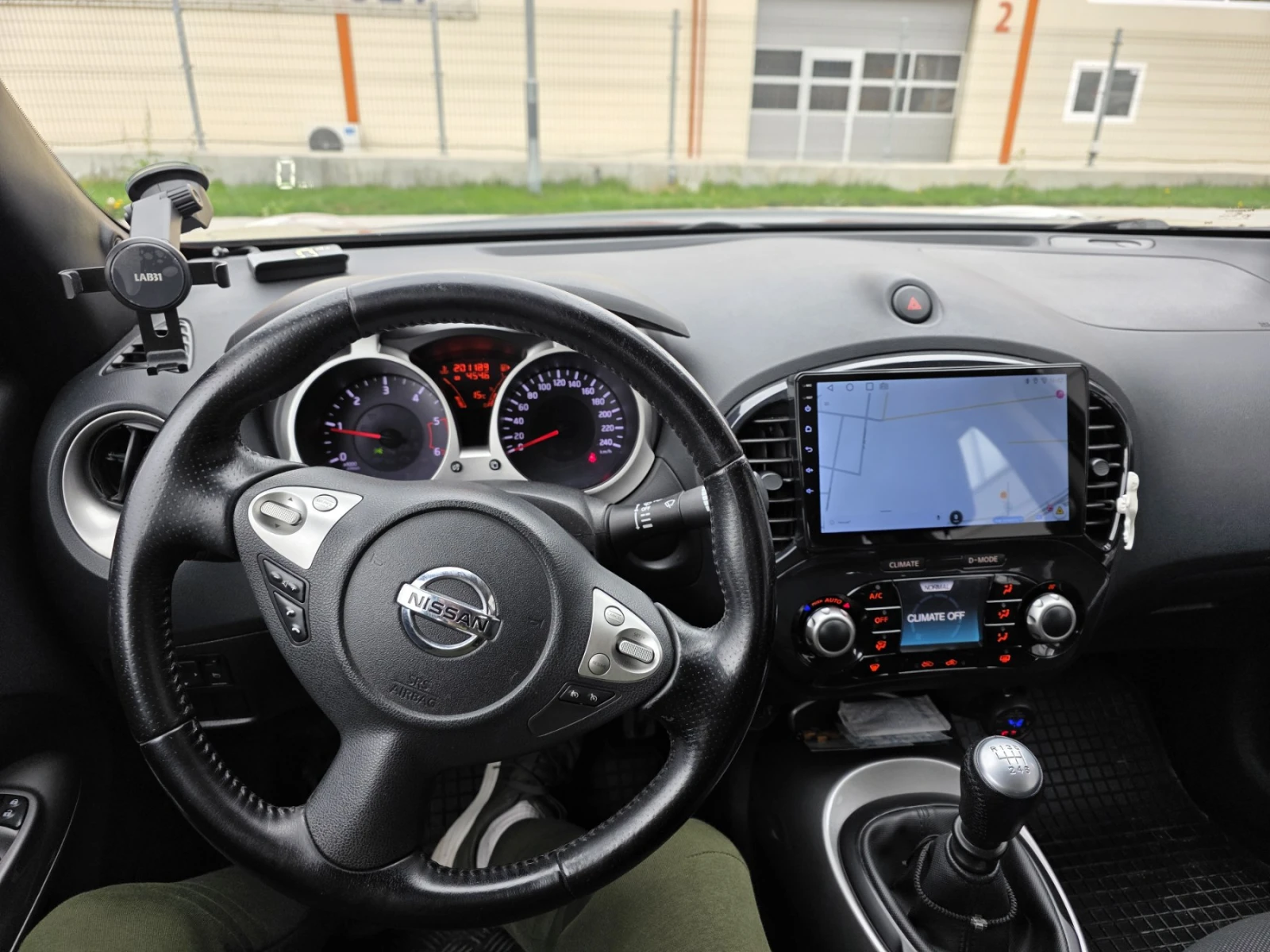 Nissan Juke, снимка 13 - Автомобили и джипове - 54229240