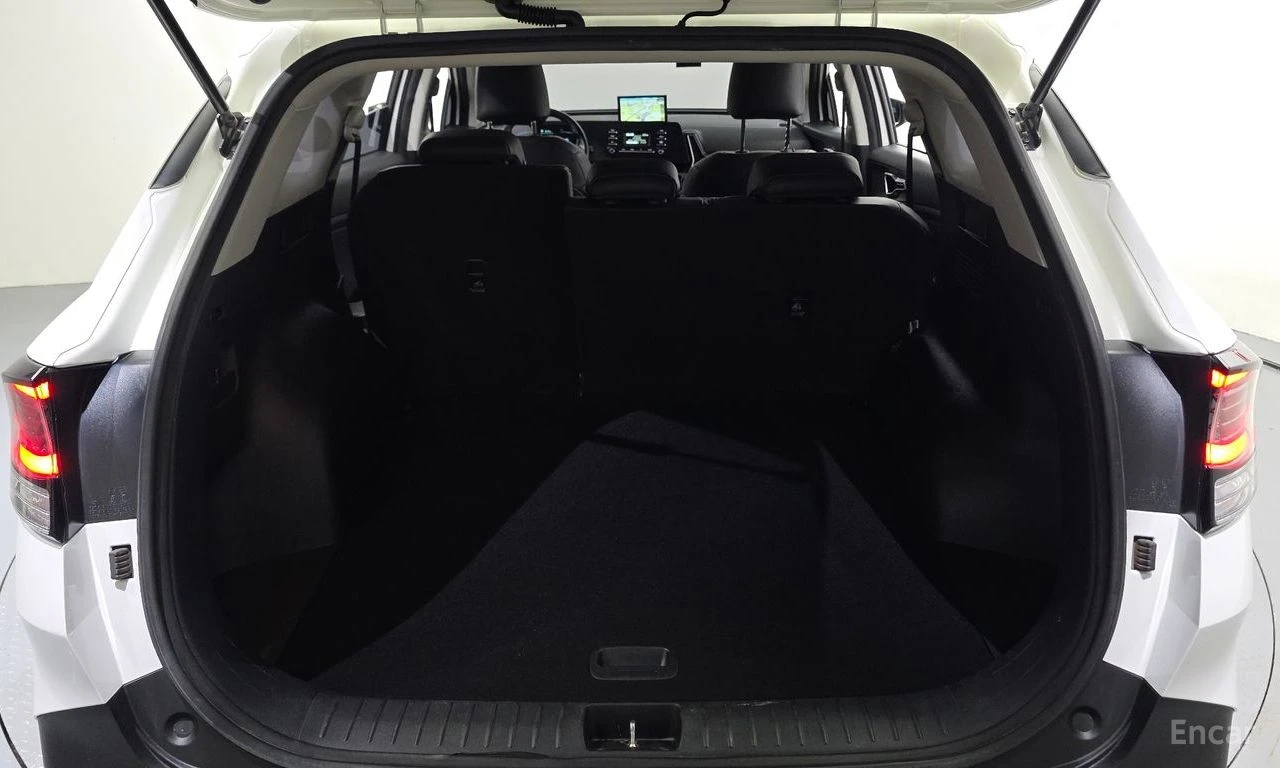 Kia Sportage Trendy 4x4* HARMAN KARDON* ПОДГРЕВ* КАМЕРА* KEYLES, снимка 7 - Автомобили и джипове - 54460456