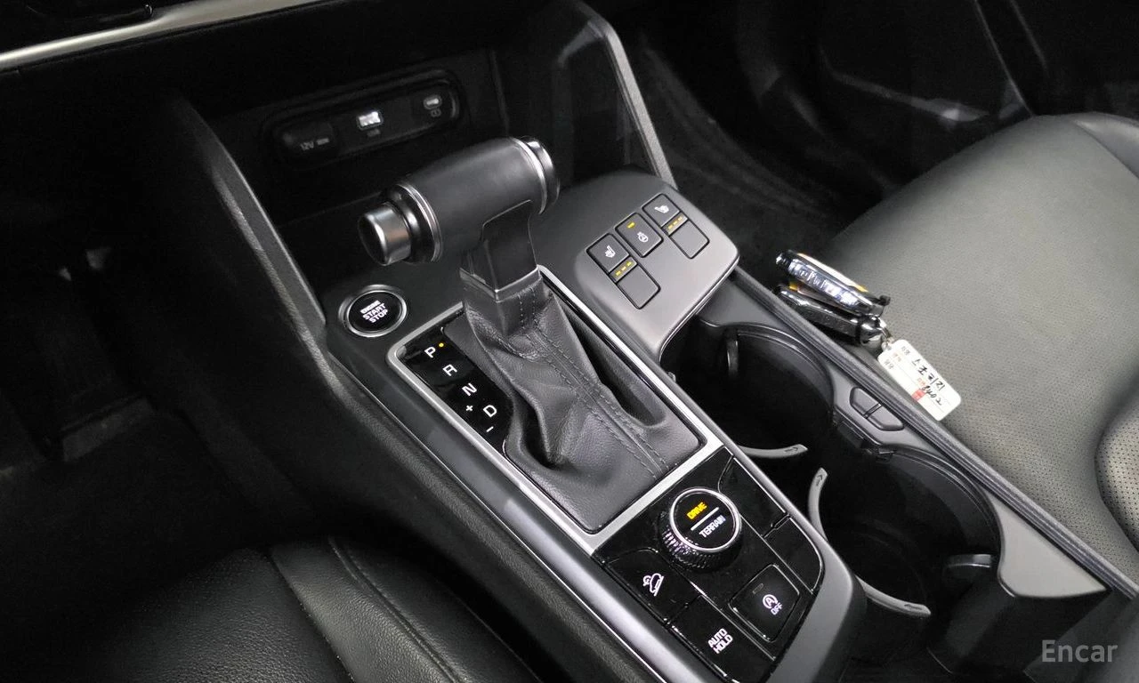 Kia Sportage Trendy 4x4* HARMAN KARDON* ПОДГРЕВ* КАМЕРА* KEYLES, снимка 14 - Автомобили и джипове - 54460456