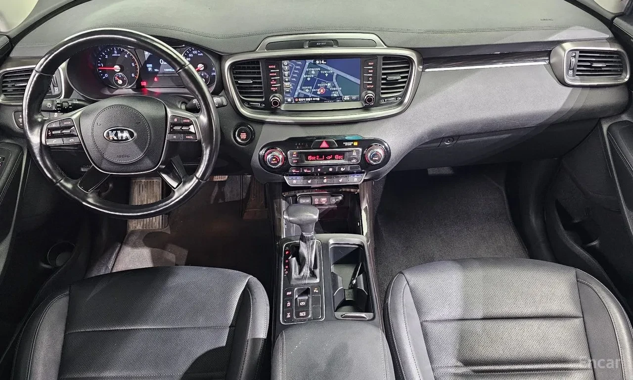 Kia Sorento 2.0 Diesel 4WD, снимка 6 - Автомобили и джипове - 54700024