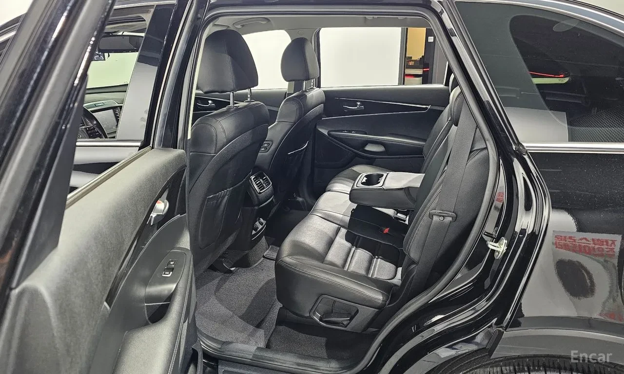 Kia Sorento 2.0 Diesel 4WD, снимка 10 - Автомобили и джипове - 54700024