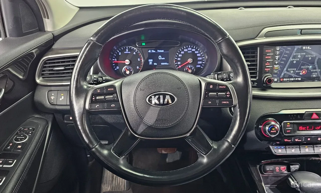 Kia Sorento 2.0 Diesel 4WD, снимка 13 - Автомобили и джипове - 54700024