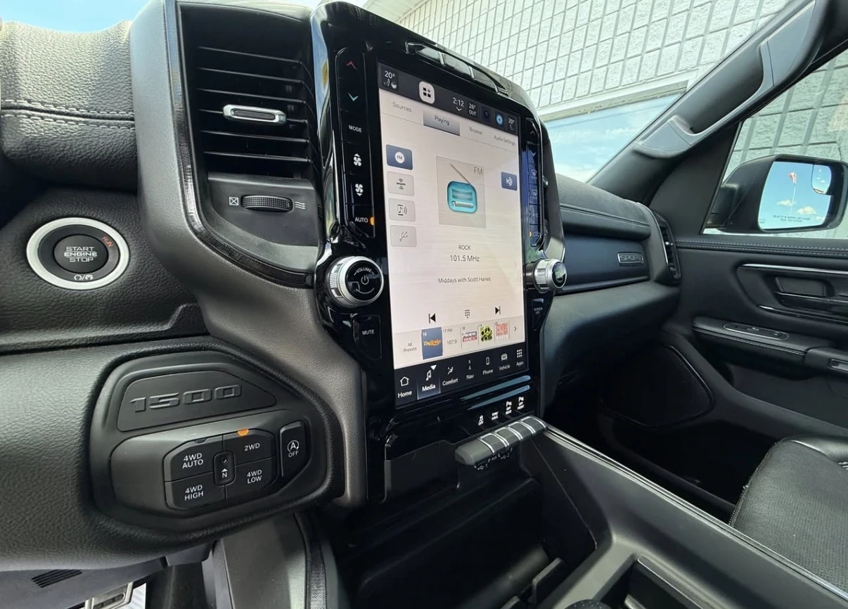 Dodge RAM 1500 SPORT GT * 5.7 HEMI * AWD * REMOTE START * CARPLAY, снимка 9 - Автомобили и джипове - 54925184
