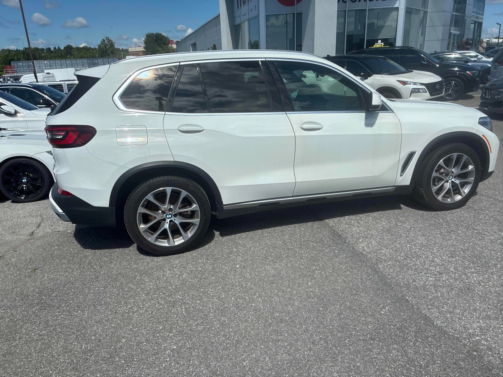 BMW X5 xDrive40i* ПОДГРЕВ* Keyless * CARFAX * АВТО КРЕДИТ, снимка 5 - Автомобили и джипове - 55035913