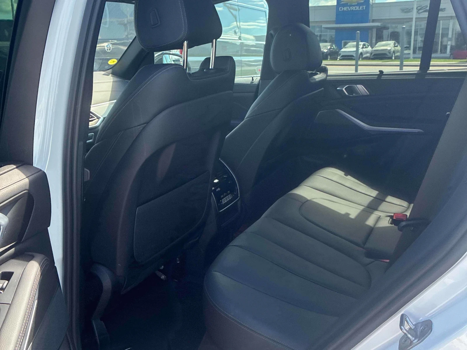 BMW X5 xDrive40i* ПОДГРЕВ* Keyless * CARFAX * АВТО КРЕДИТ, снимка 9 - Автомобили и джипове - 55035913