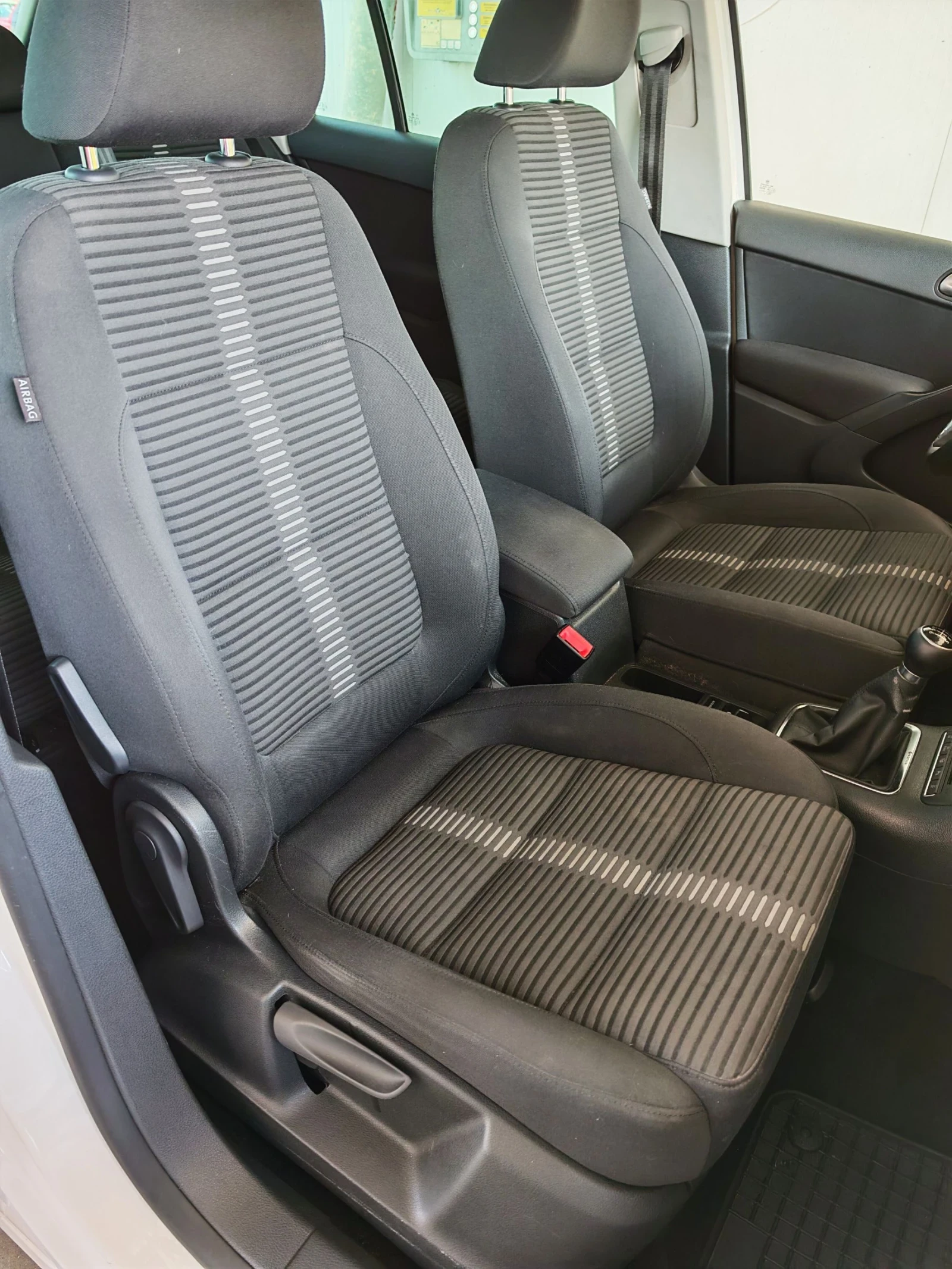 VW Tiguan * R-LINE * TDI 4-MOTION * ПАНОРАМА * УНИКАТ!!!, снимка 12 - Автомобили и джипове - 55063883