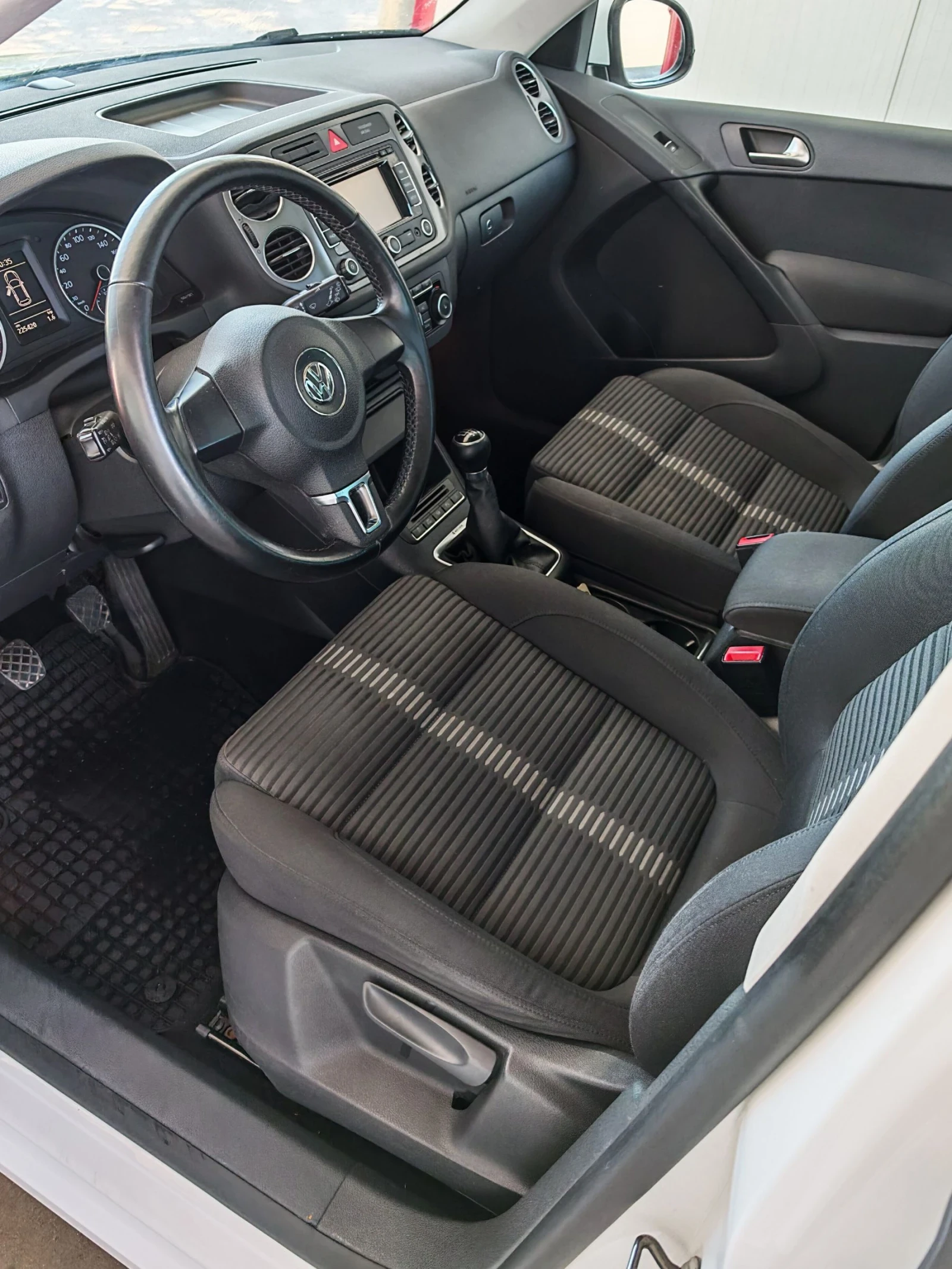 VW Tiguan * R-LINE * TDI 4-MOTION * ПАНОРАМА * УНИКАТ!!!, снимка 11 - Автомобили и джипове - 55063883