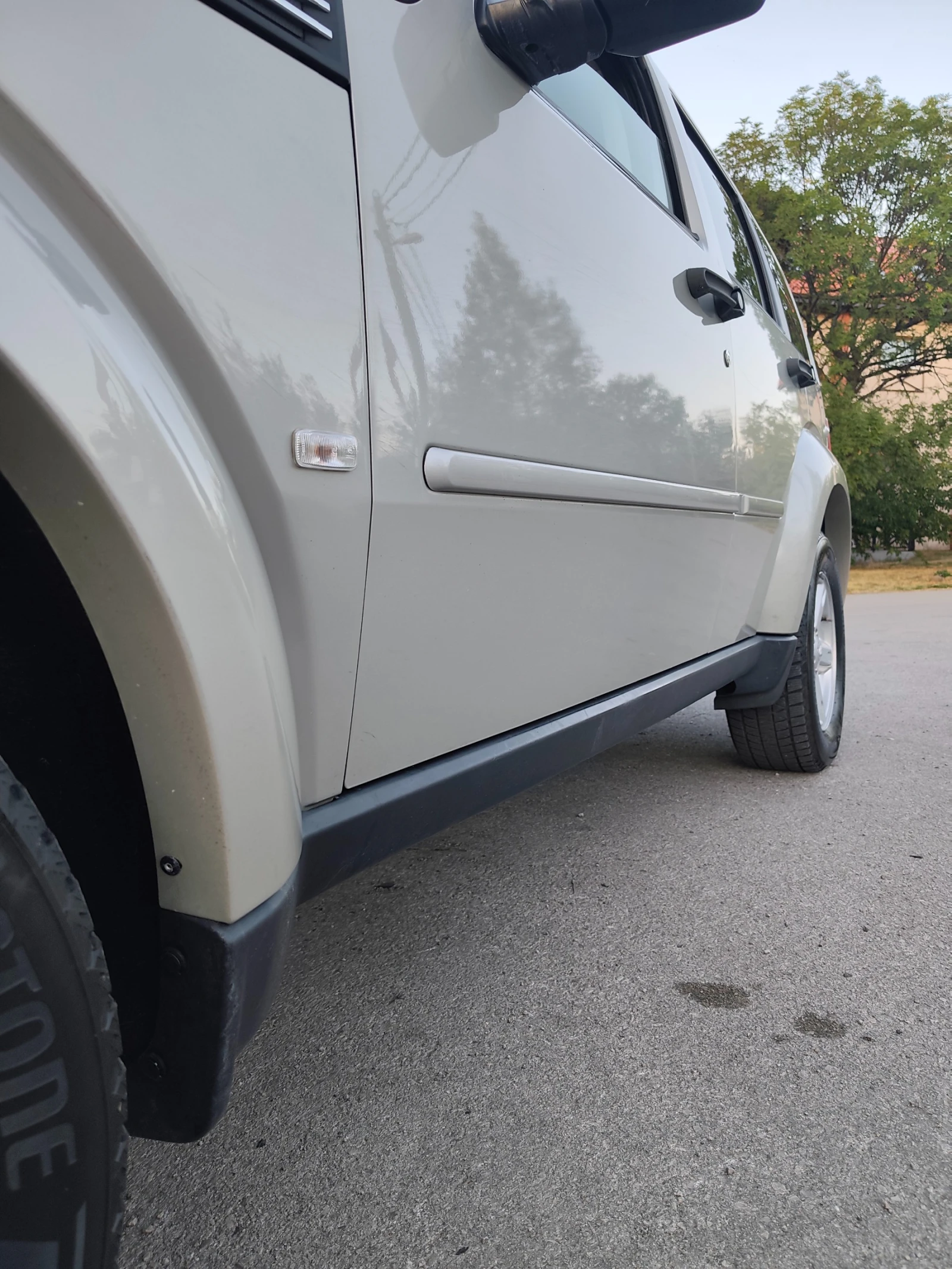 Dodge Nitro 2.8CRD Swiss, снимка 16 - Автомобили и джипове - 56302931