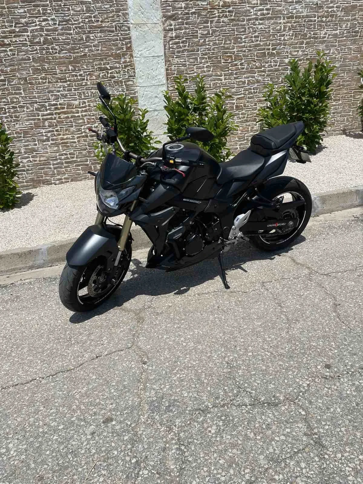 Suzuki Gsr 750