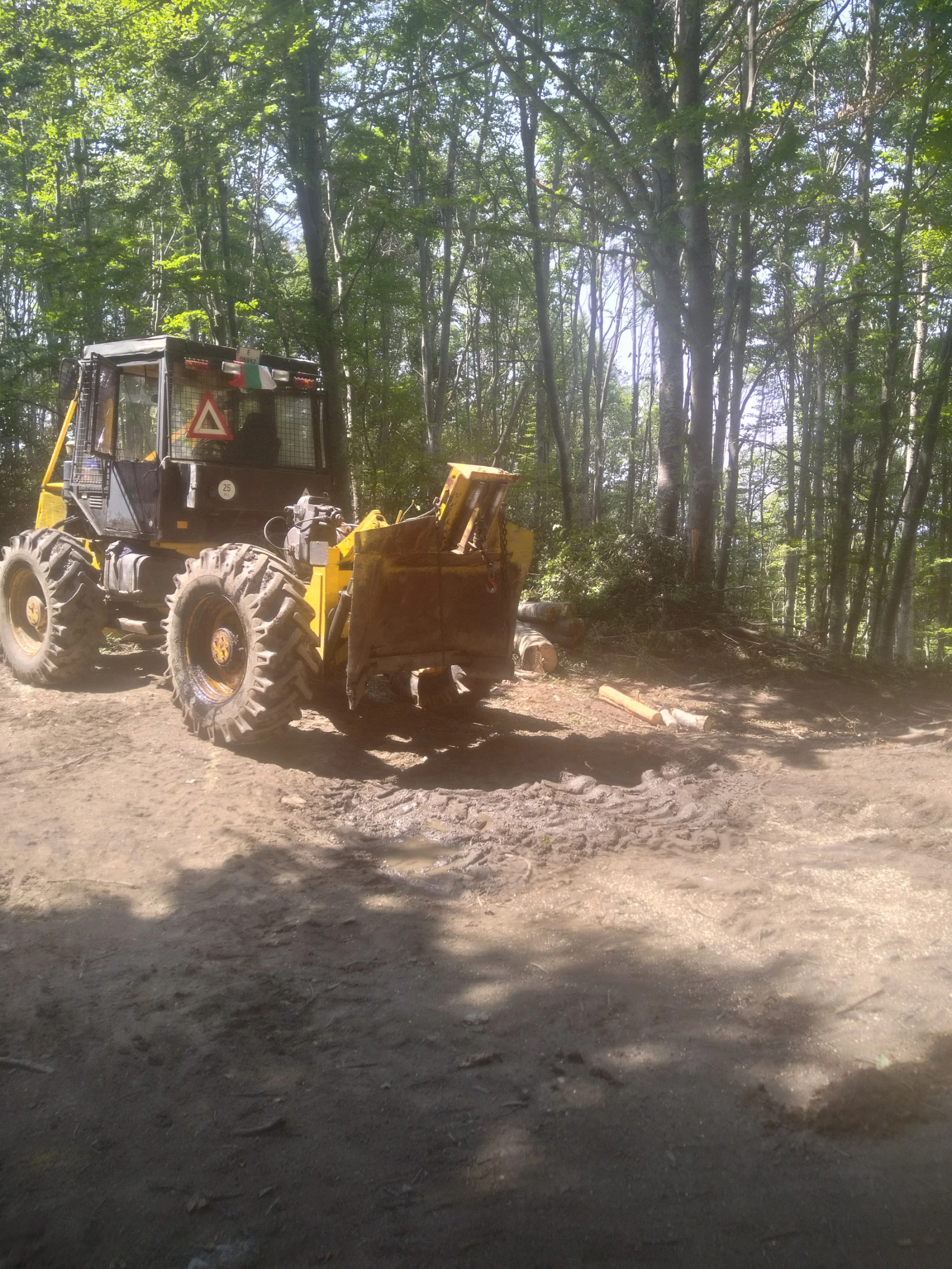 Специализирани машини Машини за дърводобив  Бартер лизинг договоряне. 0.8.9.9.1.3.8.5.3.7, снимка 1