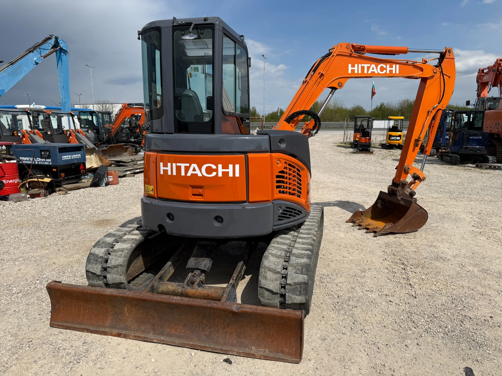 Багер Hitachi ZX 50 U-2, снимка 13 - Индустриална техника - 54942472