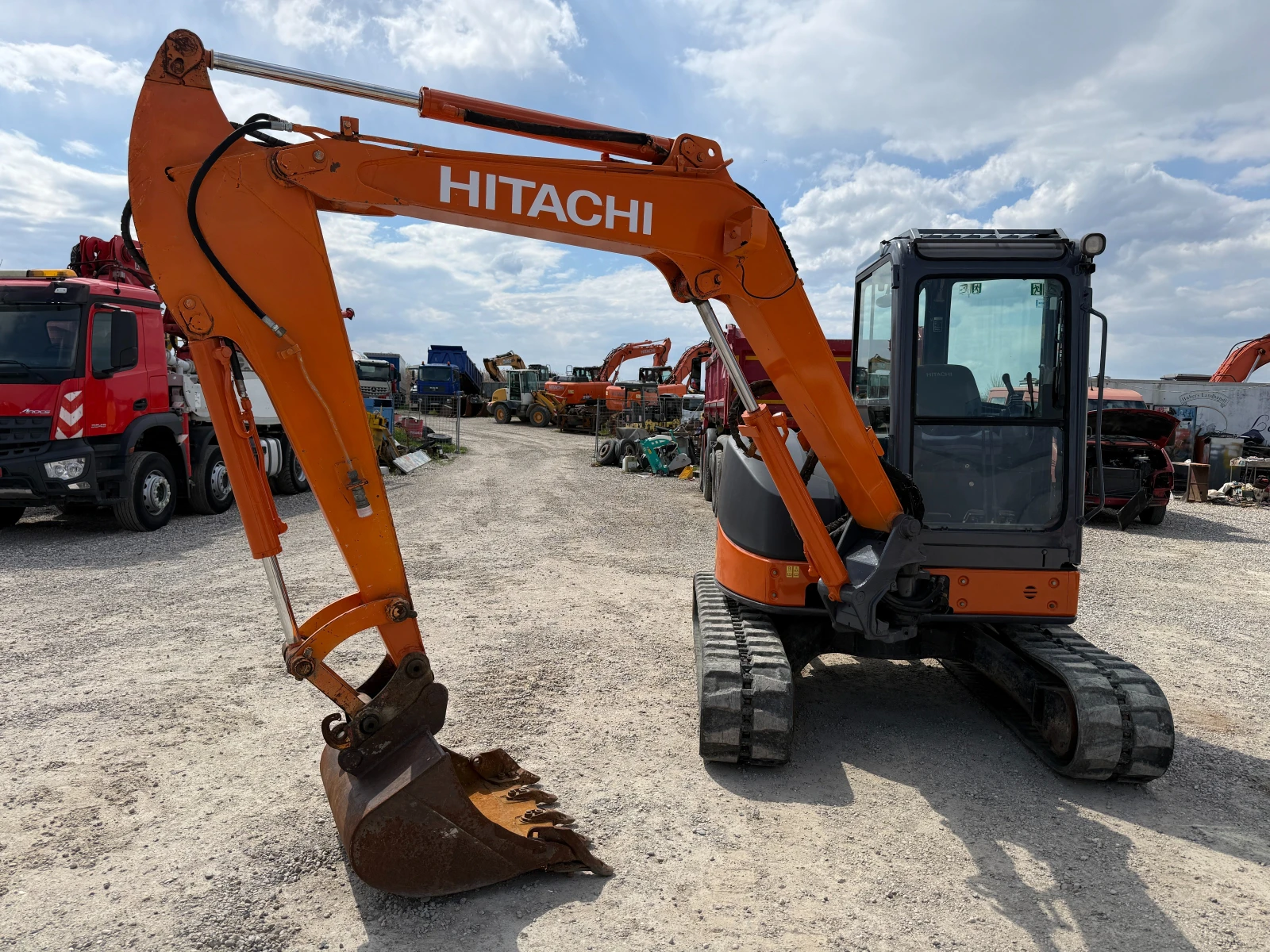 Багер Hitachi ZX 50 U-2, снимка 15 - Индустриална техника - 54942472