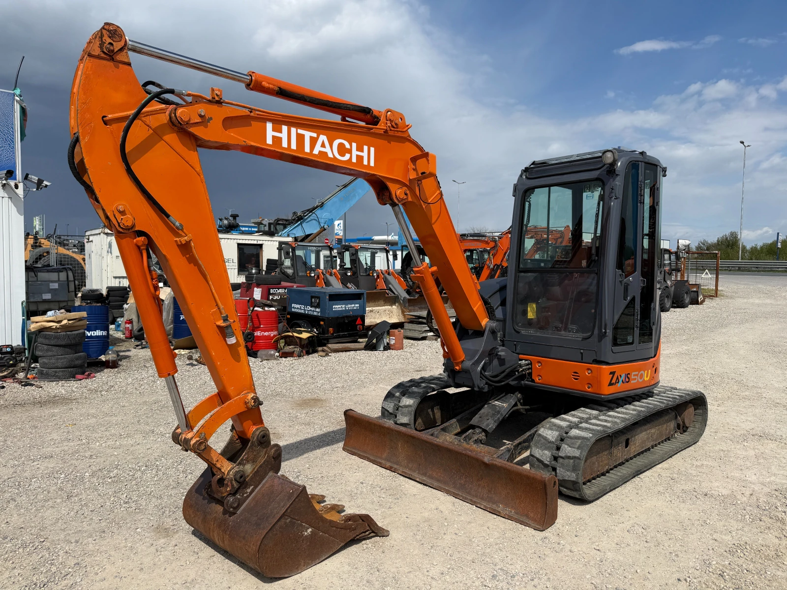 Багер Hitachi ZX 50 U-2, снимка 3 - Индустриална техника - 54942472
