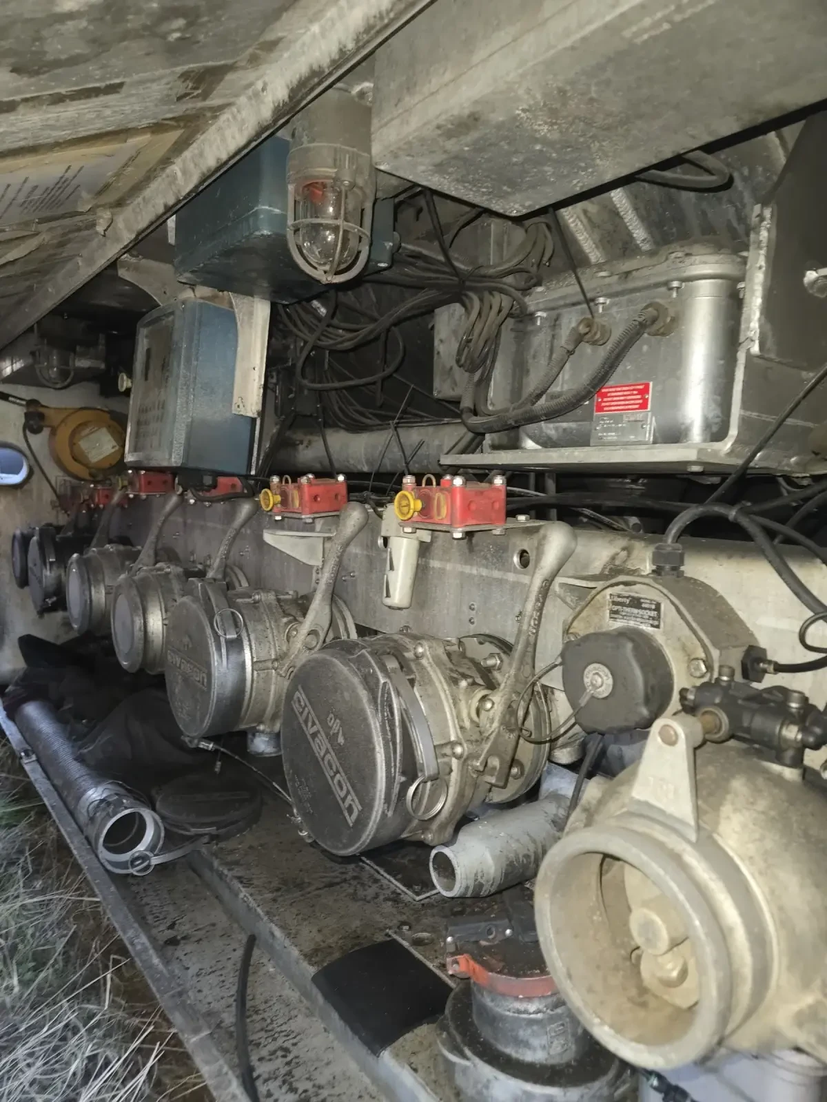 Полуремарке Schwarzmuller Цистерна, снимка 2 - Ремаркета - 53903375