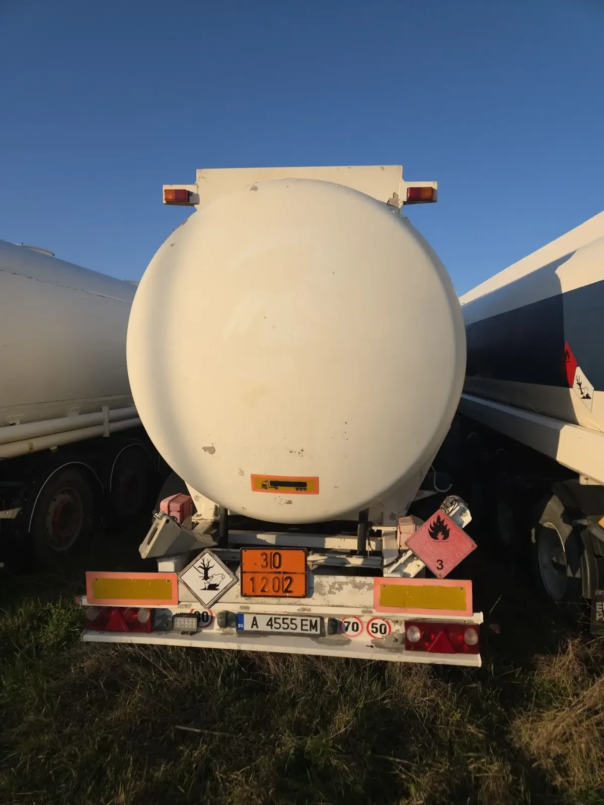 Полуремарке Schwarzmuller Цистерна, снимка 5 - Ремаркета - 53903375