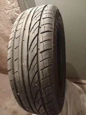 Гуми Летни 215/60R17, снимка 1 - Гуми и джанти - 47250142