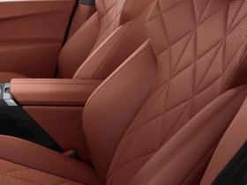 BMW iX xDrive60, снимка 9