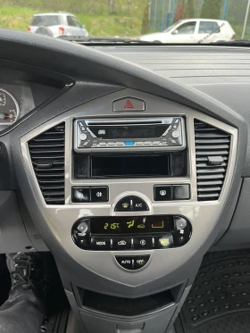 Kia Carens, снимка 8