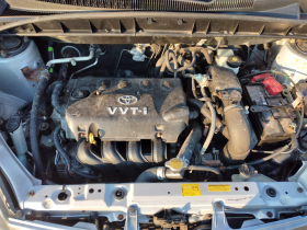 Toyota Yaris verso 1.3 VVTi, снимка 6 - Автомобили и джипове - 44176065