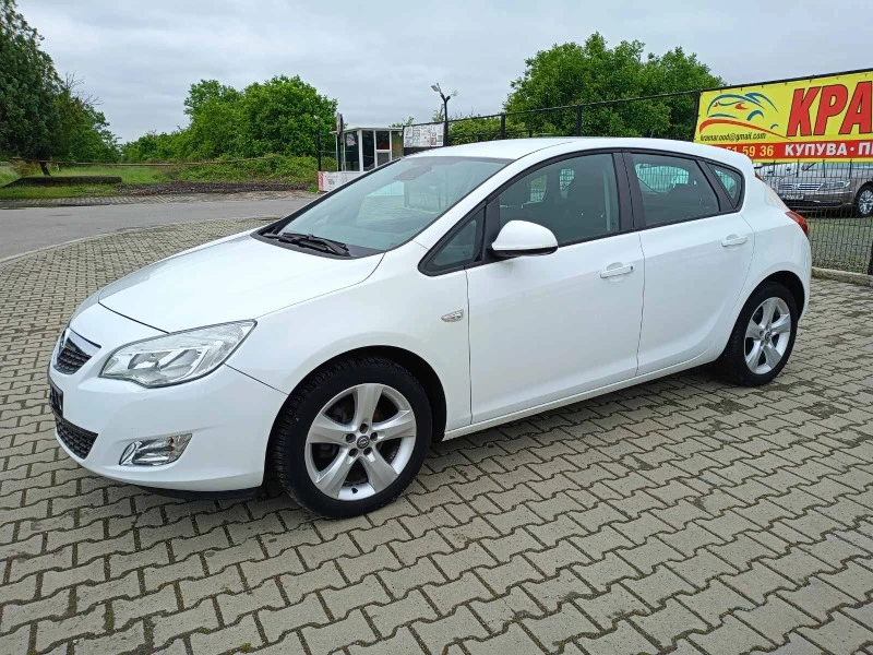 Opel Astra 1.4i, снимка 2 - Автомобили и джипове - 45683540