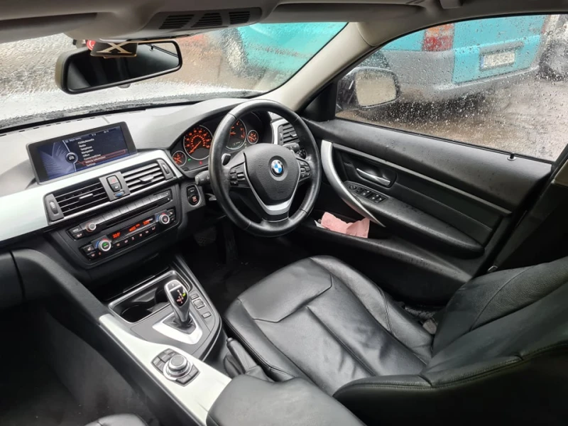 BMW 330 Xenon кожа автоматик, снимка 17 - Автомобили и джипове - 50445918