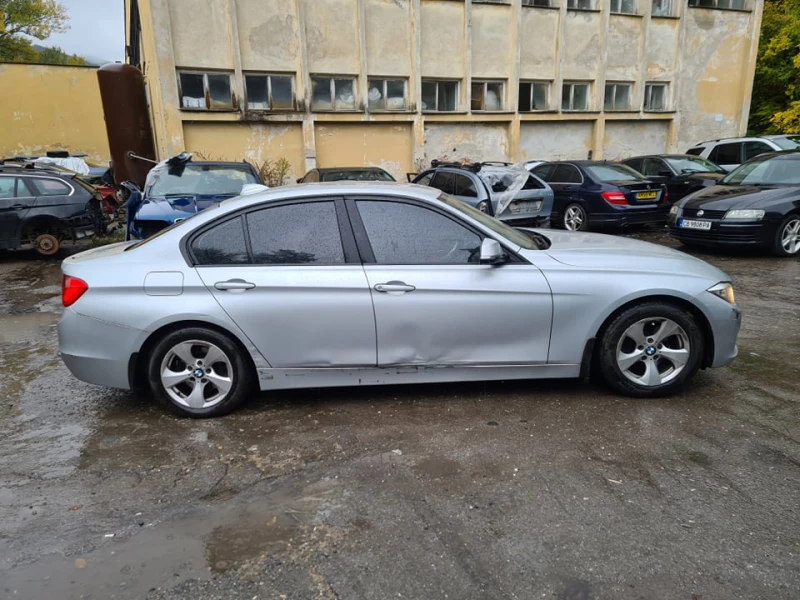 BMW 330 Xenon кожа автоматик, снимка 16 - Автомобили и джипове - 50445918