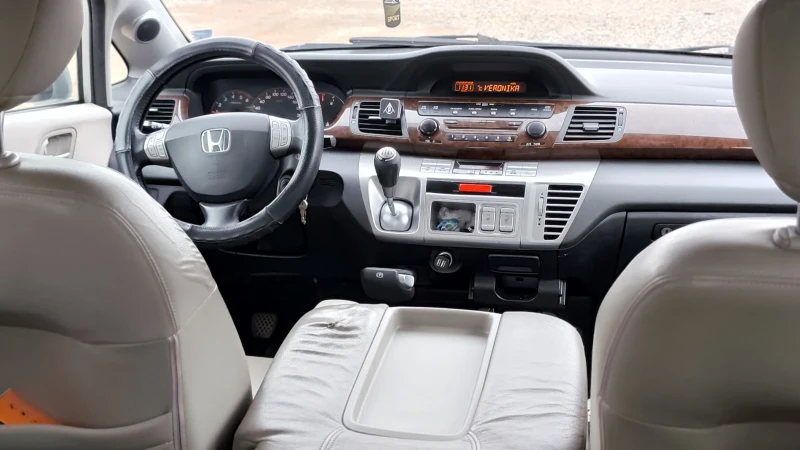 Honda Fr-v 2.2 I-CTDi, снимка 8 - Автомобили и джипове - 52473139