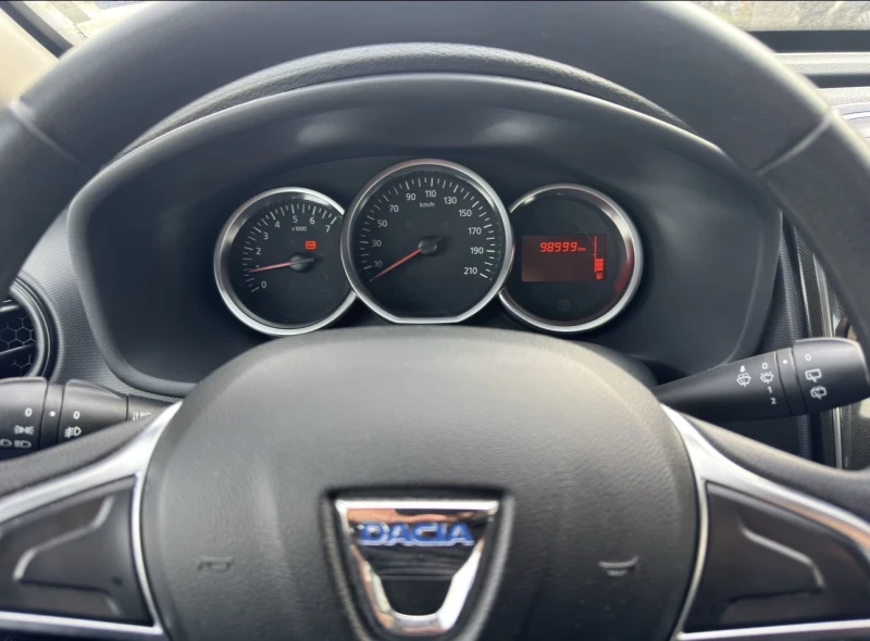 Dacia Sandero ДИЗЕЛ / КАСКО / НОВИ ЗИМНИ ГУМИ/КЛИМАТИК/АВТОПИЛОТ, снимка 10 - Автомобили и джипове - 52837347