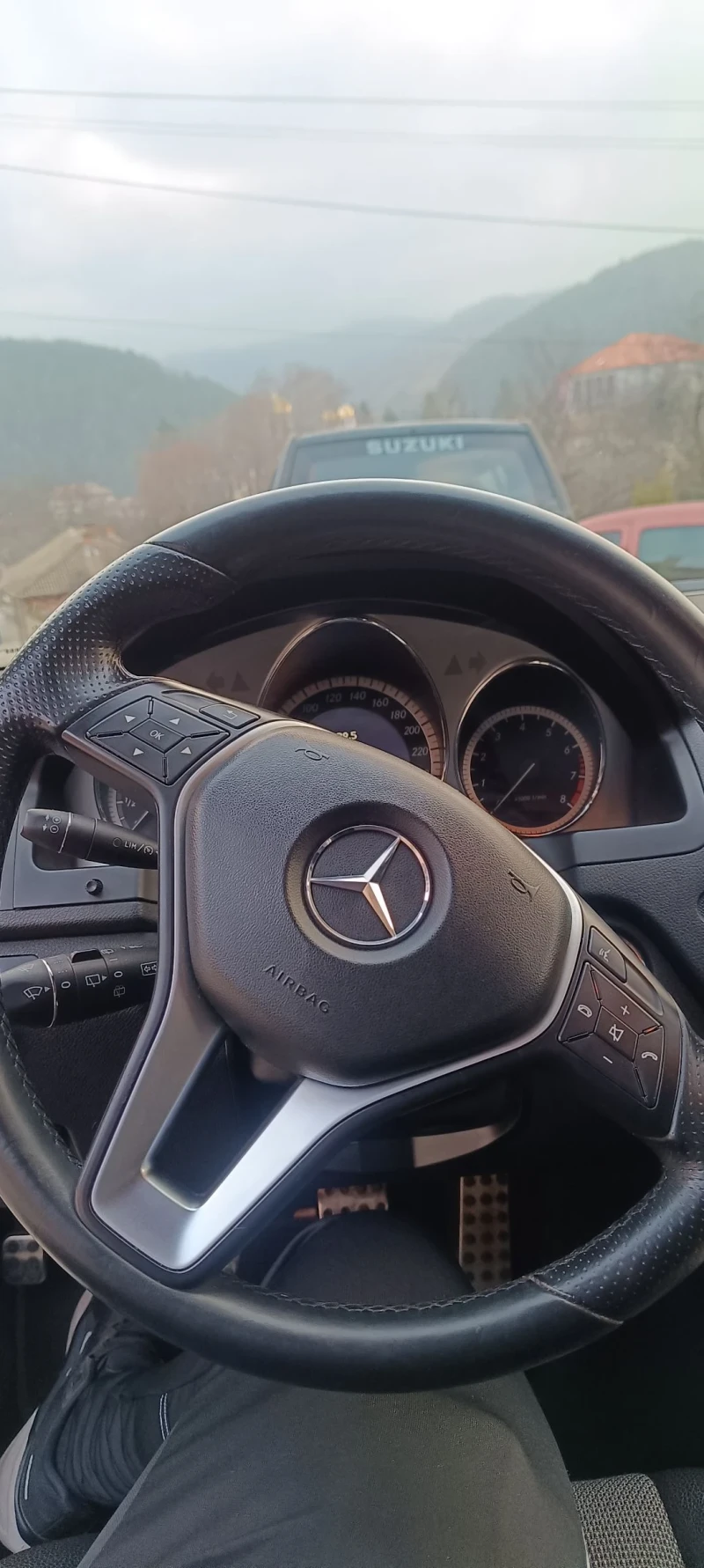 Mercedes-Benz C 200, снимка 5 - Автомобили и джипове - 52873651