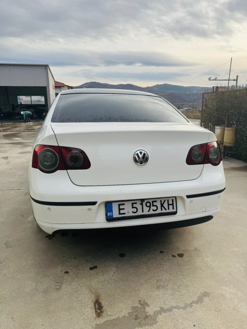 VW Passat 1.9 TDI, снимка 4 - Автомобили и джипове - 53477897