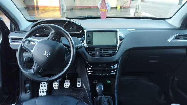 Peugeot 2008 1.6 Бензин/Газ, снимка 14 - Автомобили и джипове - 46651726