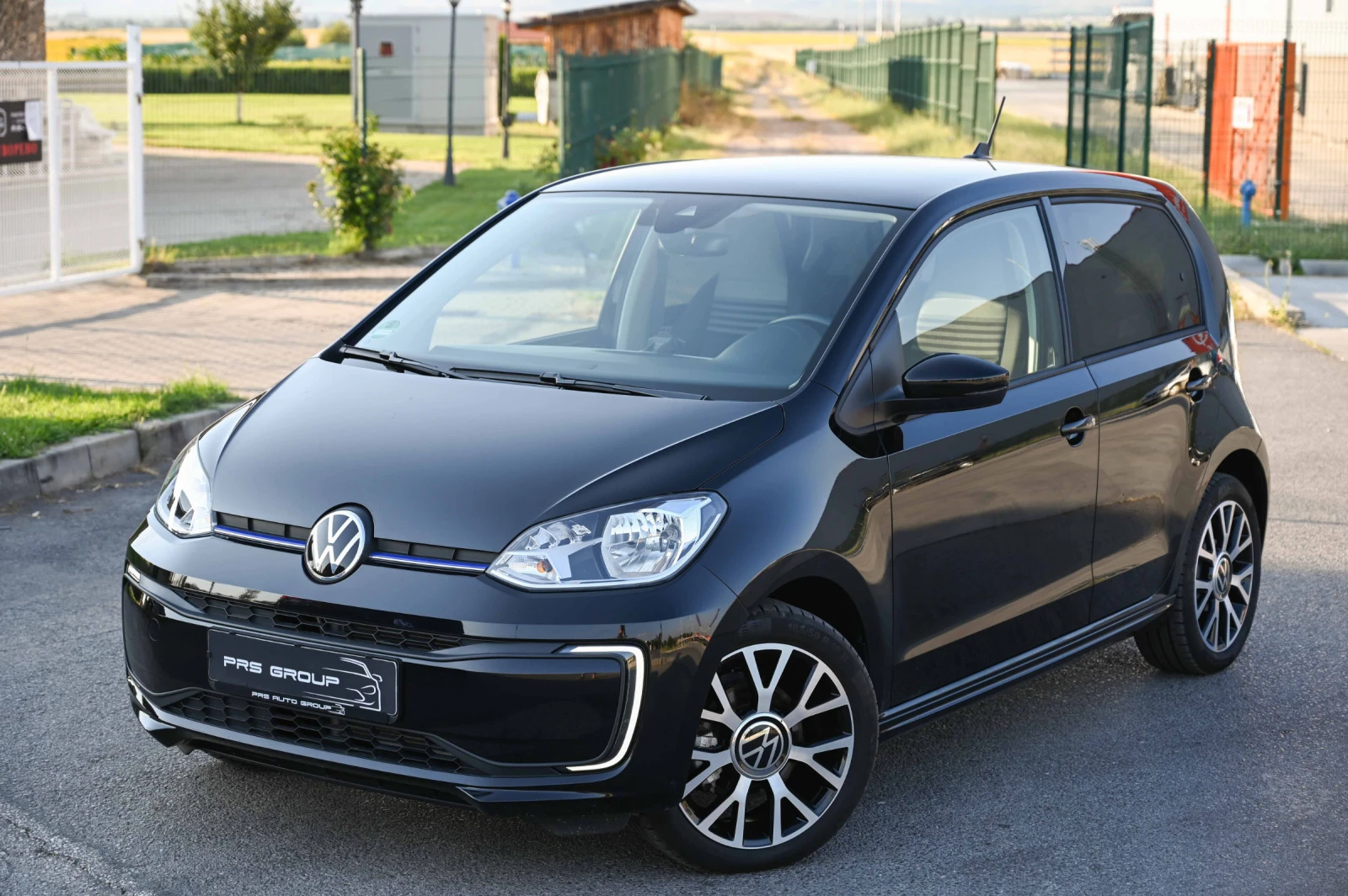 VW Up Гаранция до2029 години* Ambient light * 9300km*  - изображение 7