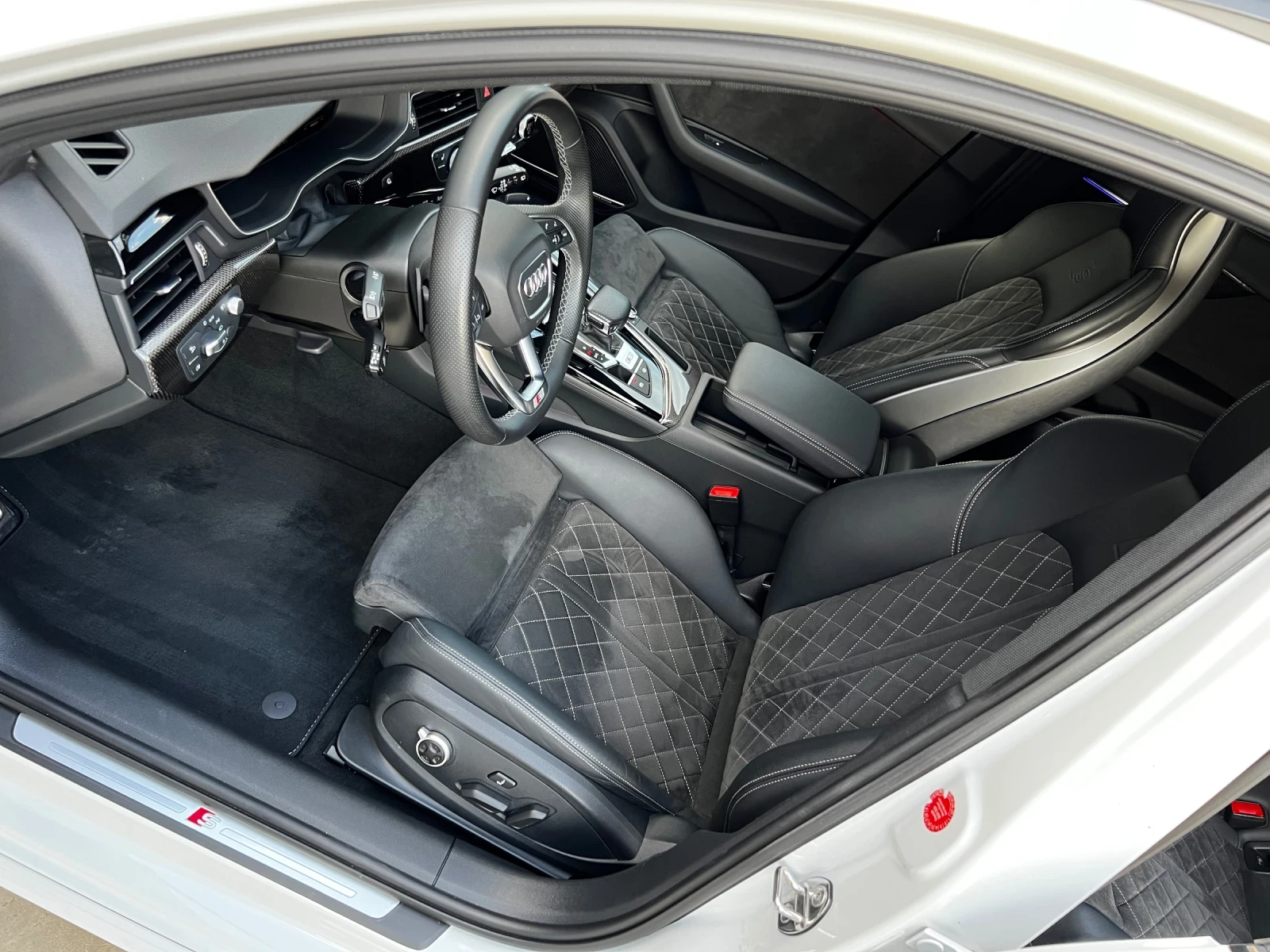 Audi S4 55TDI/CARBON/DISTRONIC/MATRIX - изображение 9