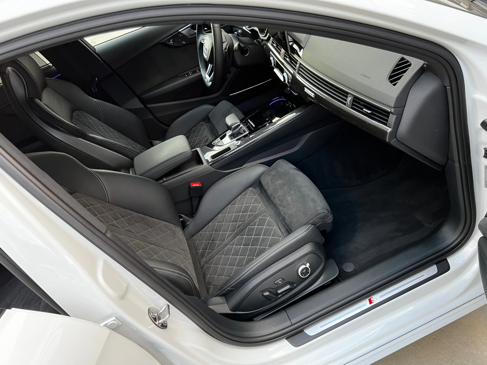 Audi S4 55TDI/CARBON/DISTRONIC/MATRIX - изображение 10
